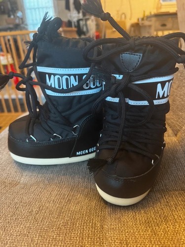 Moon boot enfant noir taille