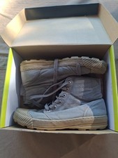 Paire de chaussures AIGLE type