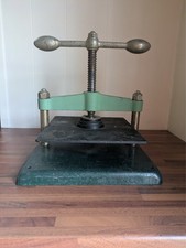 Presse à livre en fonte