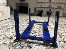 GMP Colossal Lift 1/18 Scale Diecast Auto Diorama Accessory Excellent Condition
