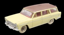 1 / 43 ème DINKY TOYS FIAT 1800 / jouet ancien