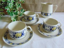 3 TEA CUPS, 3 SAUCERS AND A MILK JUG CLACQUESIN VILLEROY ET BOCH CADIZ