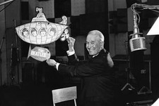 Maurice Chevalier dans un