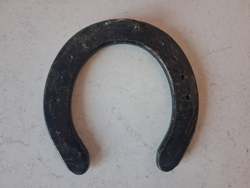 Ancien fer cheval noir - à,