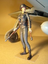 FIGURINE  1/18  GIRL  ELOÏSE  VROOM   FOR  MINICHAMPS  ULTIMATE  SOLDIER  1/18 