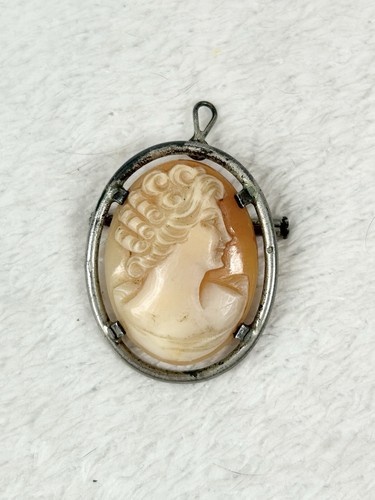 Belle broche pendentif - /,