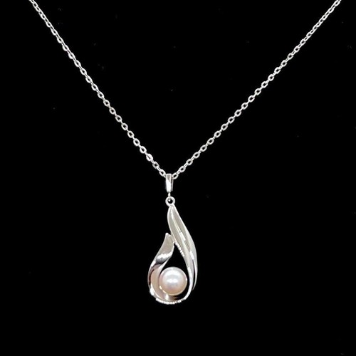 Excellent condition mikimoto - excellent,