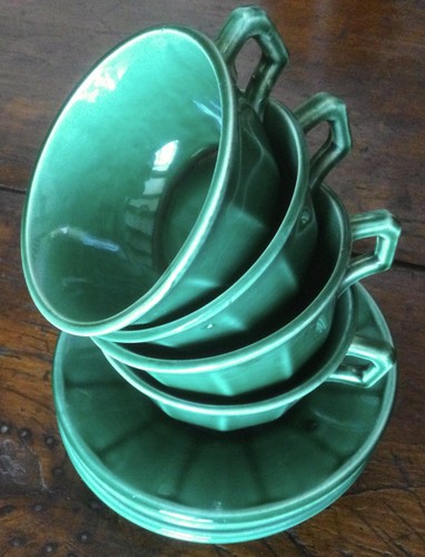 Anciennes tasses café - à,