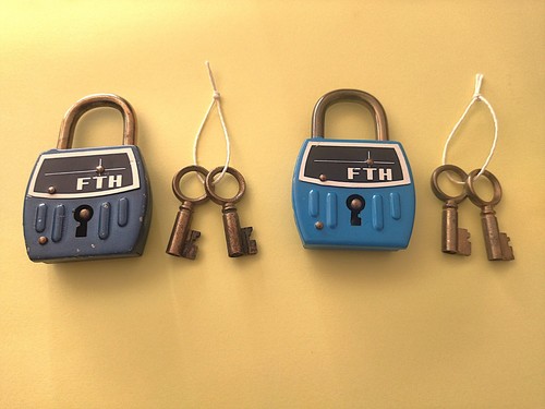 Lot anciens cadenas fth - anciens, avec