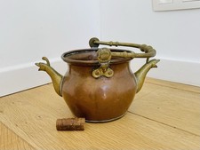 Ancien chaudron en cuivre avec