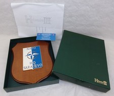 Plaque murale NATO HQ SARAJEVO (guerre Ex-Yougoslavie, Bosnie-Herzégovine)