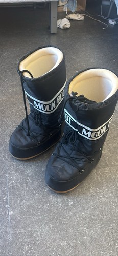 Moon boots - moon,