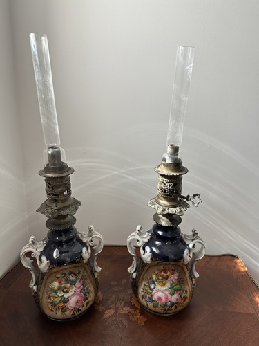 Paire lampes pétrole - à,