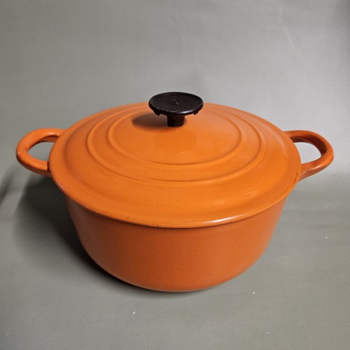 Cocotte creuset modèle - le, c