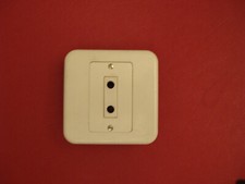 Prise 2 pôles à avec