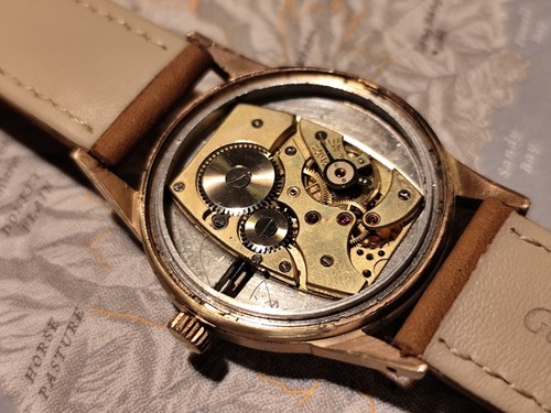 Montre ancienne année - ancienne,