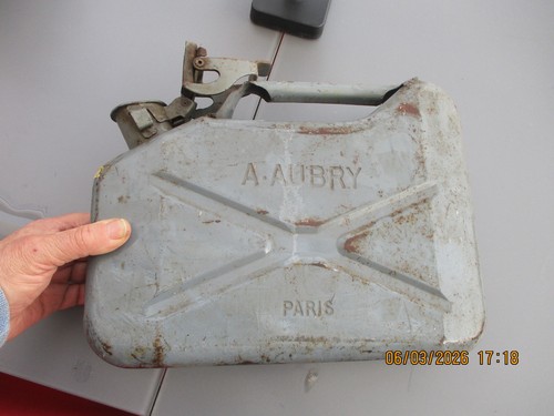 Ancien jerrican jerrycan - ancien,