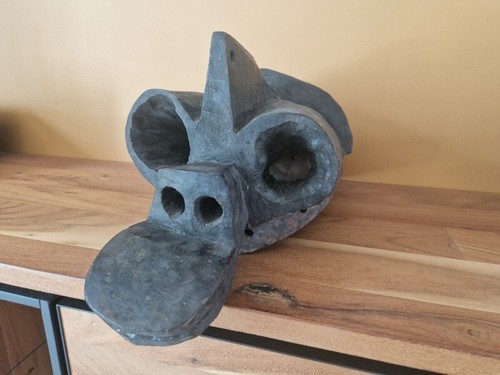 Important masque singe cimier