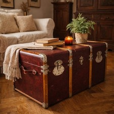 Malle ancienne vintage rouge