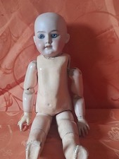 poupée ancienne en porcelaine