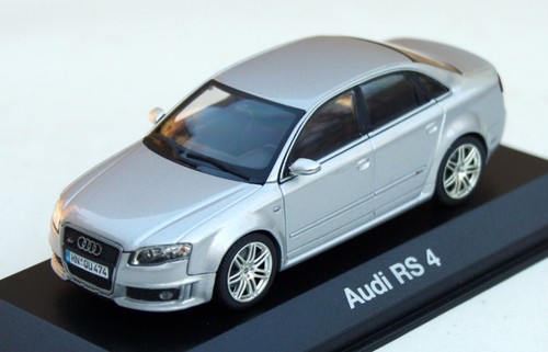 Audi rs4 berline - de, À