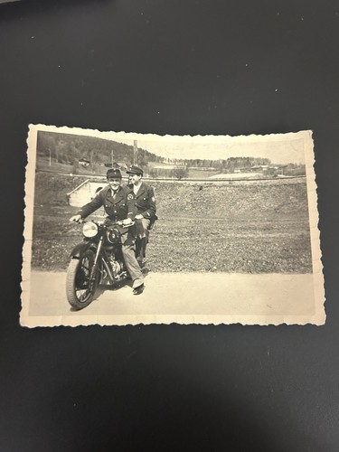Photo moto ancienne - photo,