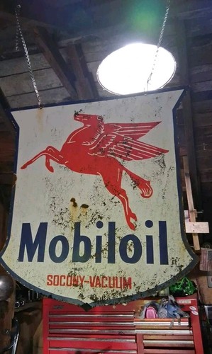 Porcelain mobil pegasus - porcelain, sign