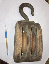 ANCIENNE POULIE En BOIS BATEAU