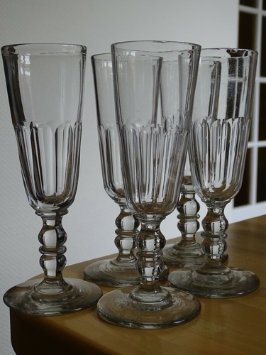 Anciennes flutes champagne - 5,