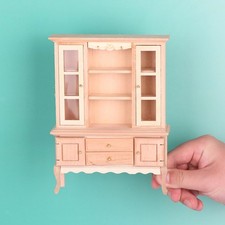 Meubles de maison de poupée