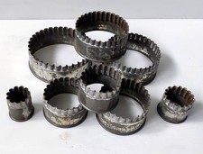 MOULE 8  EMPORTE-PIECES POUR PATISSERIE FER  ANCIEN ART POPULAIRE