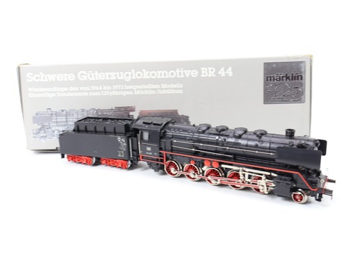 Locomotive vapeur märklin - à,