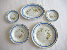 ANCIENNE DINETTE de POUPEE en FAIENCE à DECOR FLEURI - 5 PIECES