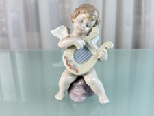 Figurine en porcelaine de