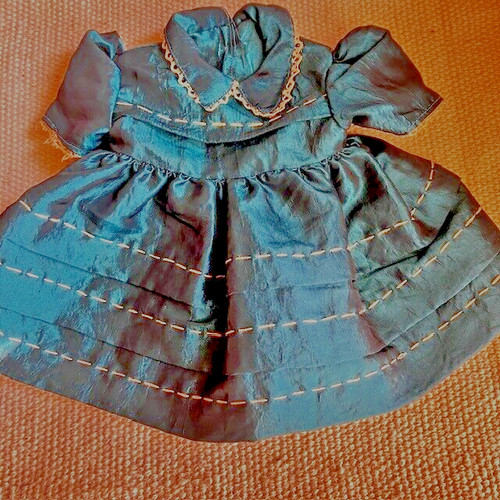 Robe neuve poupee - neuve, marie