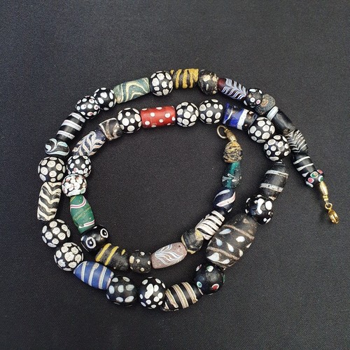 Anciennes perles plumes - perles,