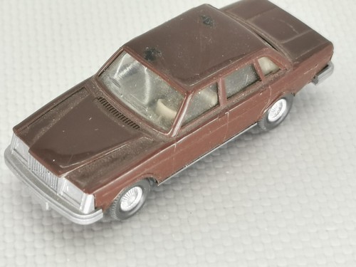 Wiking 87ème volvo 264 - 1/87ème,