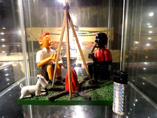 Le BIVOUAC resin tintin figures l 23 cm x h 28 cm x 15 cm