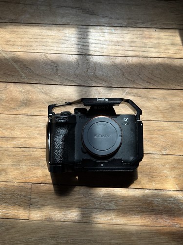 Mint condition sony a7 - a7, iv