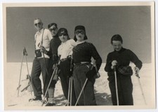 photo snapshot group of skiers with glasses c. 1940 - Ski Snow Mountain