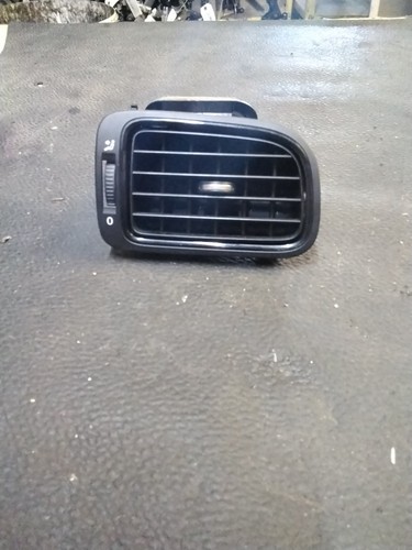 Buse ventilation droite - de,