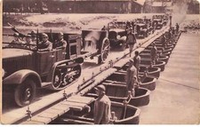 MILITARIA #MK41837 PONT DE BATEAUX CHENILLETTES