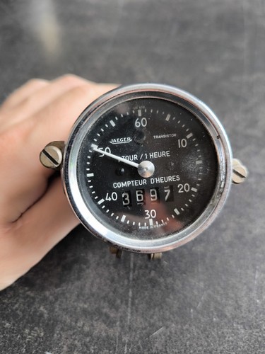 Compteur heures automobile - compteur, d'heures