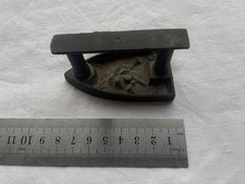 ANCIEN PETIT FER A REPASSER