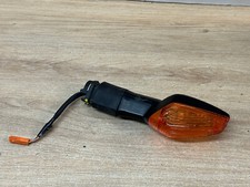 UN CLIGNOTANT ORIGINE RAYE