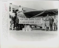 1974 Press Photo Charles Lindbergh Next to His Plane The Spirit of St.Louis 1927
