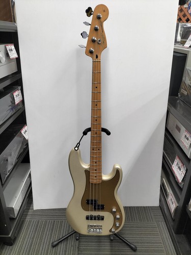 Guitare basse électrique