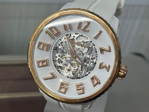 Montre analogique automatique