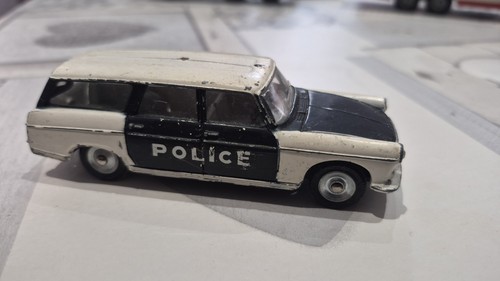 Dinky toys 1429 peugeot 404 - toys,