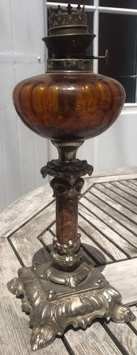Ancienne lampe petrole - lampe, a